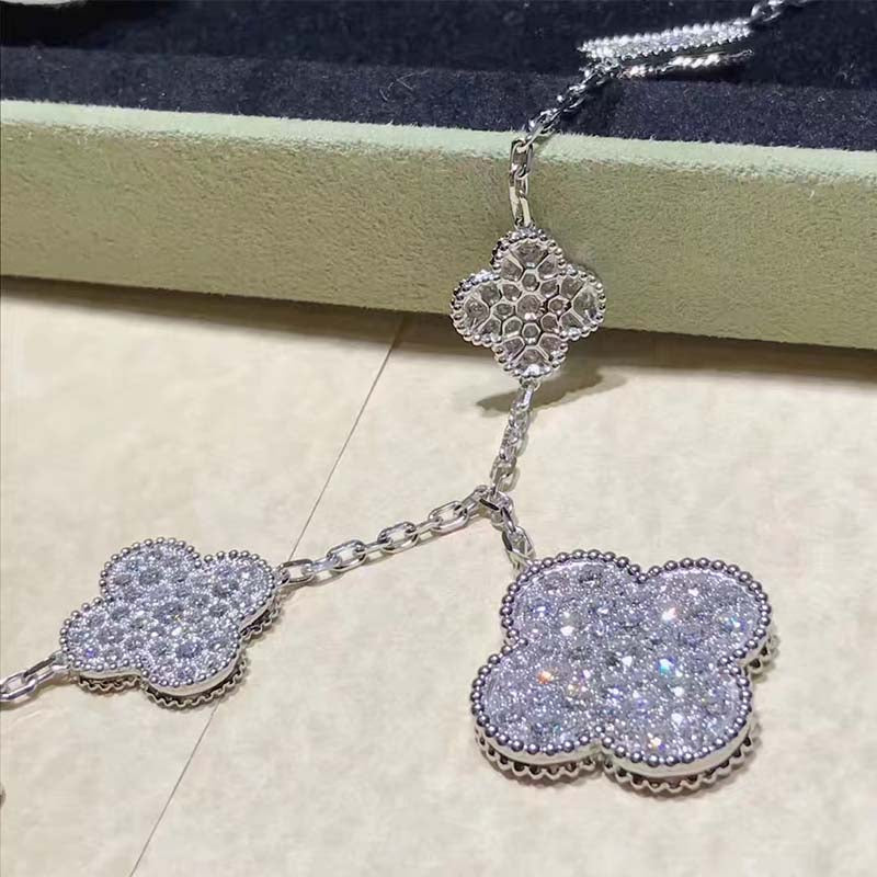 [Regalia jewelry]CLOVER 6 MOTIFS SILVER DIAMOND BRACELET