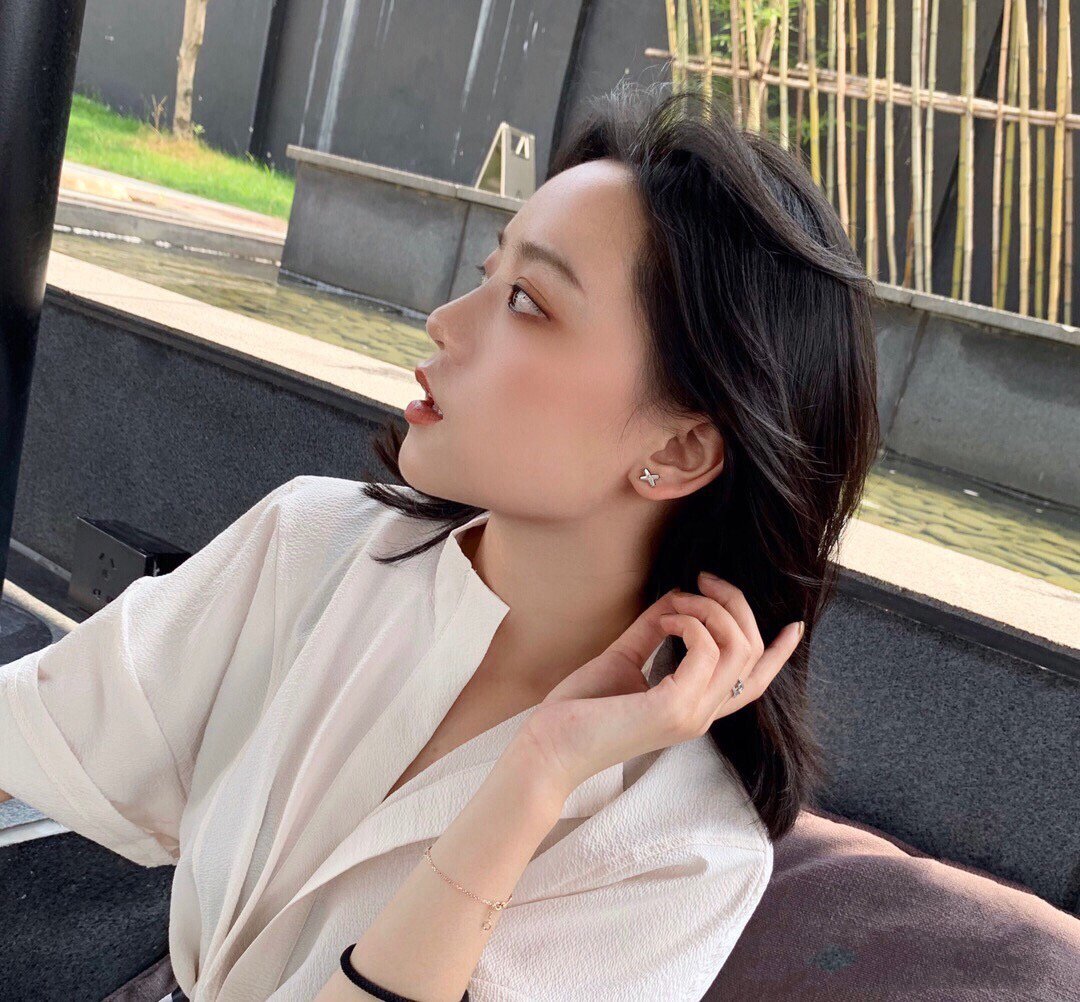 [Regalia jewelry]JEUX DE WHITE MOP ROSE GOLD DIAMOND EARRINGS