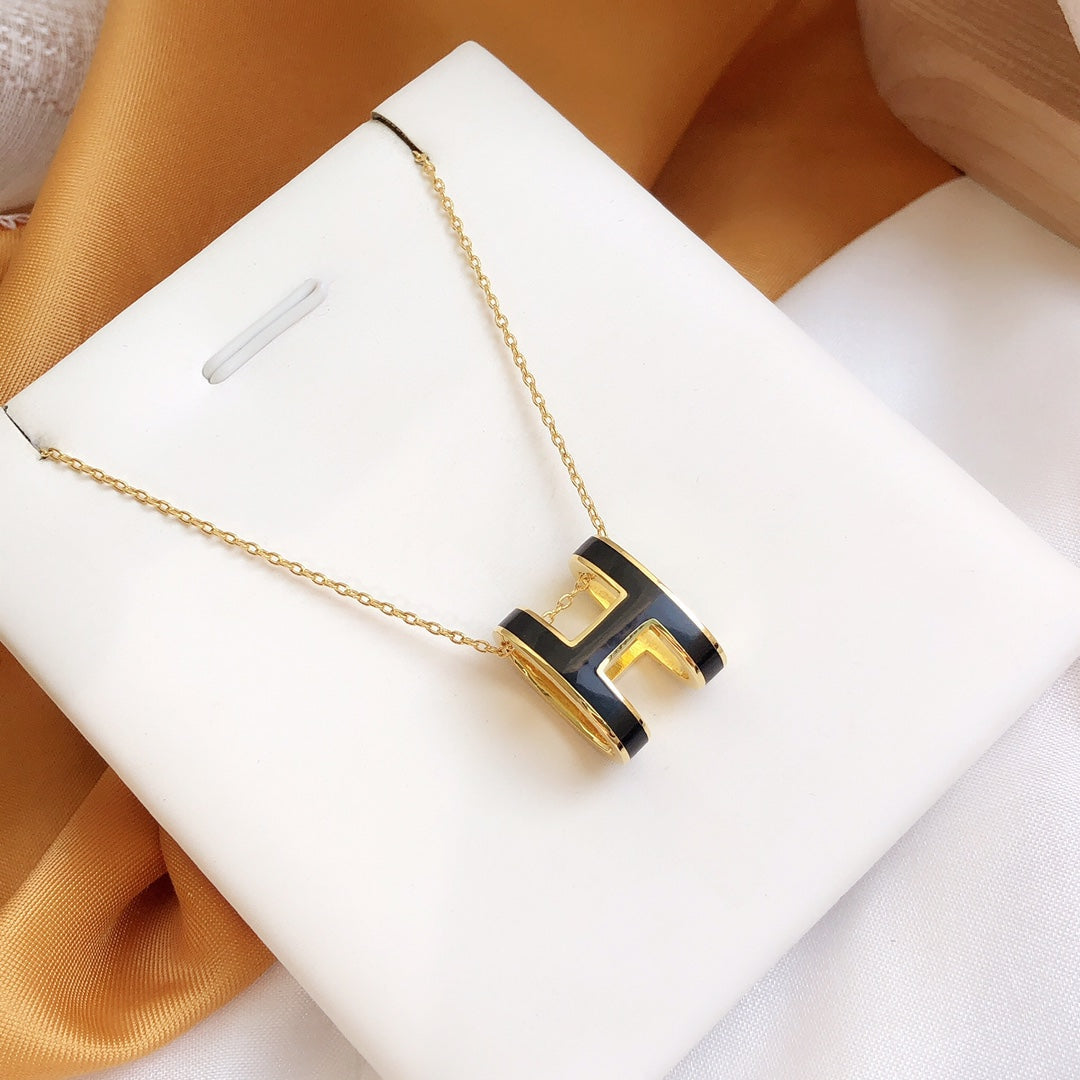 [Regalia jewelry]HM CLIC BLACK ENAMEL GOLD NECKLACE