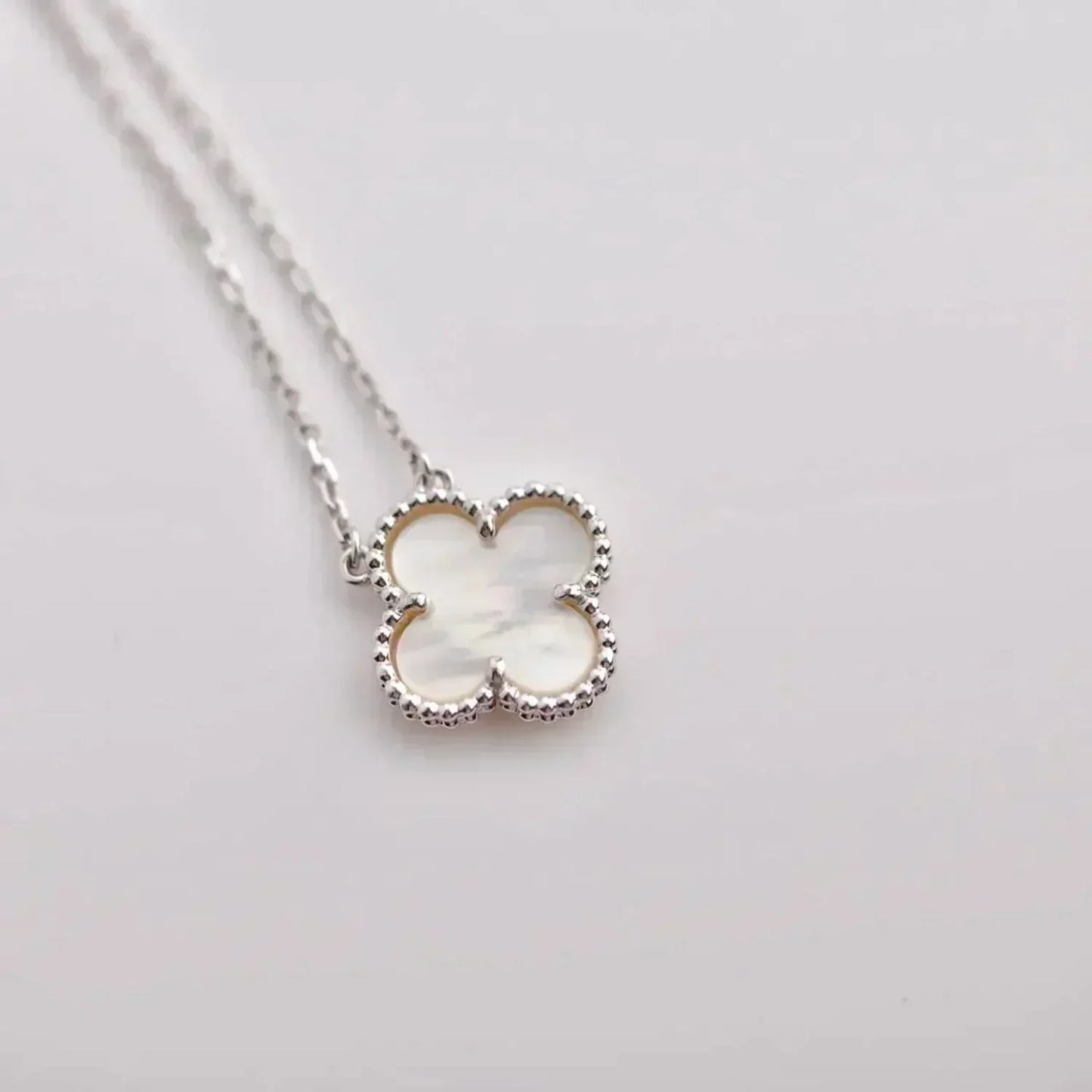 [Regalia jewelry]CLOVER  15MM WHITE MOTHER-OF-PEARL SILVER