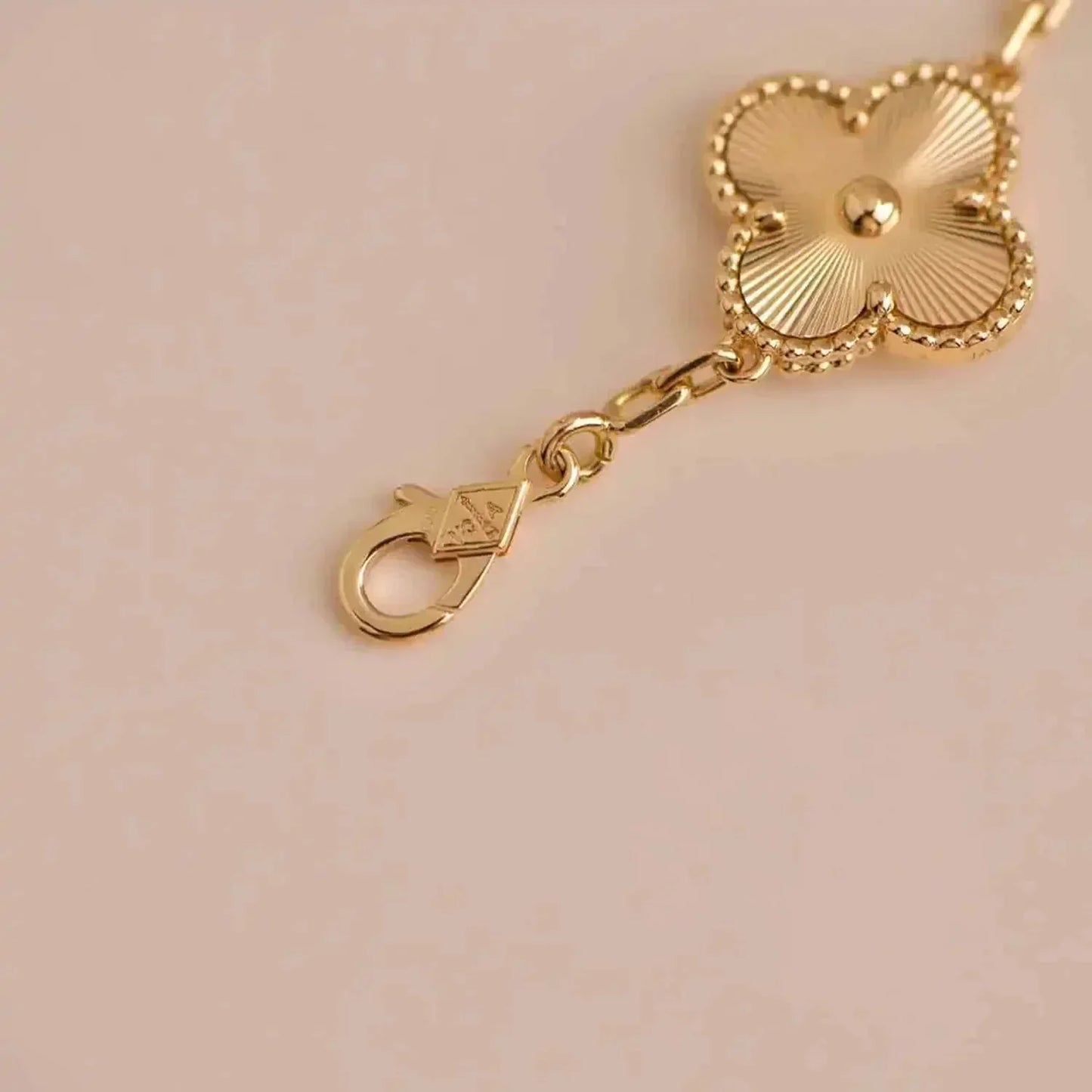 [Regalia jewelry]CLOVER 5 FLOWERS LASER BRACELET