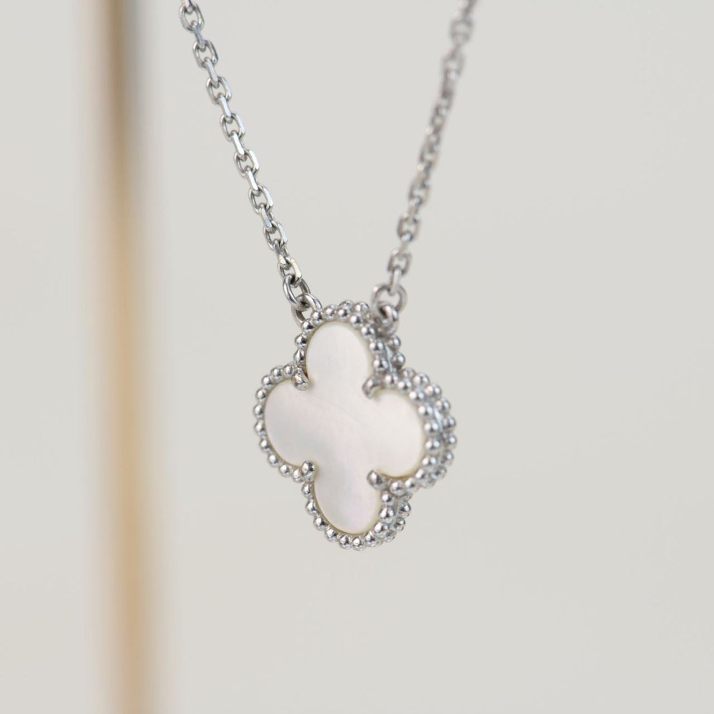 [Regalia jewelry]CLOVER  15MM WHITE MOTHER-OF-PEARL SILVER