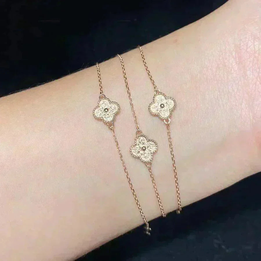 [Regalia jewelry]CLOVER SINGLE FLOWER BRACELET