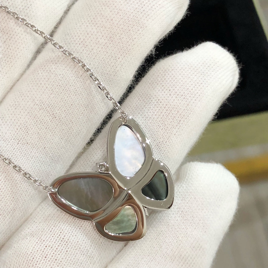 [Regalia jewelry]LARGE BUTTERFLY SILVER PENDANT DIAMOND NECKLACE